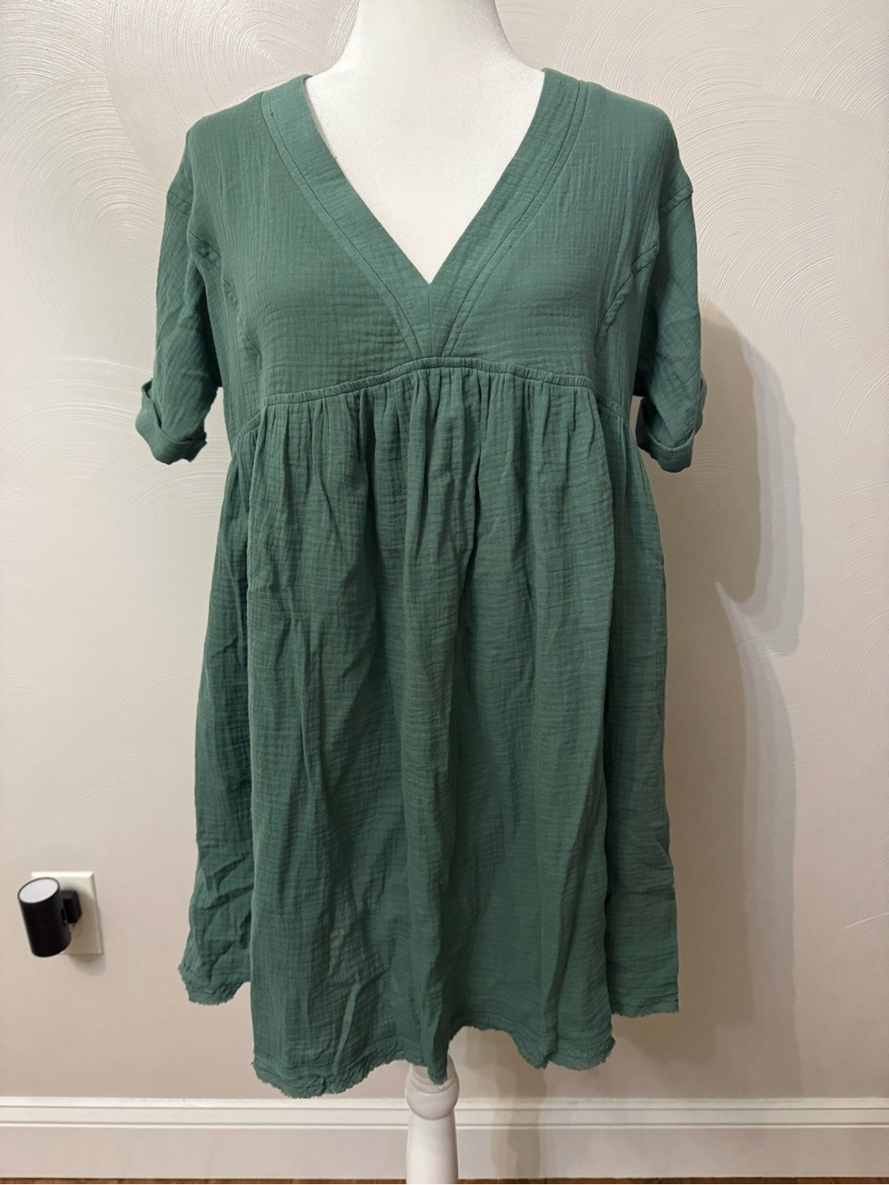 NWT Entro Green Gauze V-Neck Babydoll Dress Size Medium